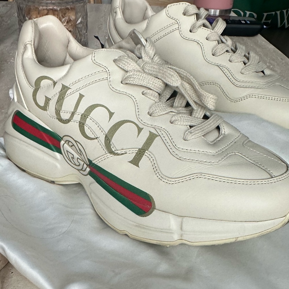 Gucci Off-White Rhyton Logo Leather Sneakers with Signature Stripe